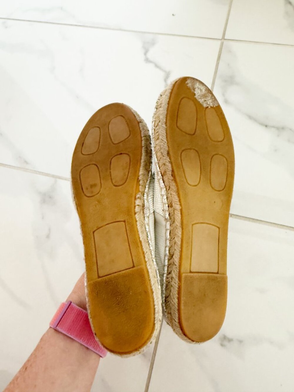 VINCE Robin Reptile Embossed Espadrille slip on leather Flat gray & white sz 8M - Picture 9 of 11